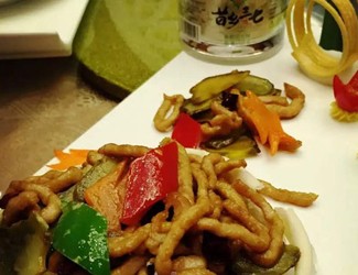 來(lái)份兒“苦肉計(jì)”？——鮮三七炒肉