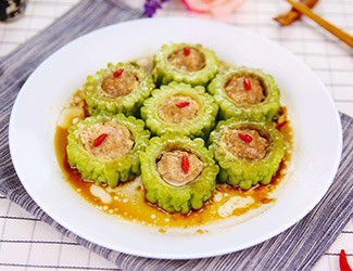 三七怎么吃：三七粉三七花苦瓜釀肉，原來苦也是種美味